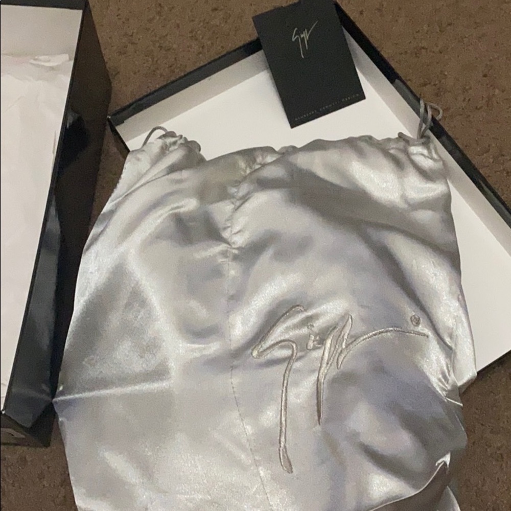 Giuseppe Zanotti Designs Shoes - Picture 7 of 10